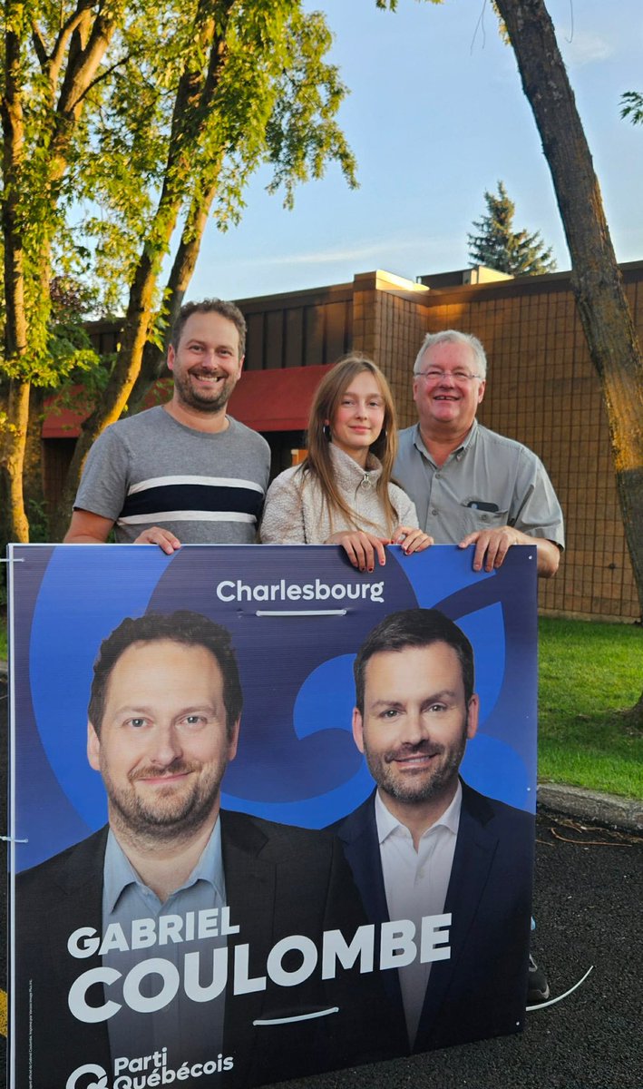 GaCoulombe's tweet photo. Hier soir, à 23h00, les militants péquistes de Charlesbourg avaient déjà installés près de 90% de nos pancartes électorales, au quatre coins de la circonscription🪜🪧✅

Et derrière cette impressionnante opération? Une quarantaine de bénévoles - oui oui, des bénévoles! - venus donner leur temps et leur énergie pour une cause qui nous dépasse et nous rassemble.

J’ai participé à plusieurs soirées d’affichage au courant des 15 dernières années, et très sincèrement, je n’avais jamais vu une telle fébrilité au déclenchement d’une campagne électorale. Nous sommes confiants, déterminés et prêts à tout donner pour gagner Charlesbourg et mériter la confiance des Québécois⚜️

Mention spéciale à Mathieu et Bruno pour avoir coordonné la soirée avec brio👌

Merci à mon père Michel et à ma nièce Sofia pour leur aide précieuse💪

Et surtout, merci du fond du 💙 à chaque bénévole qui a répondu présent, de même qu’à tous ceux qui se joindront à nous dans les prochains jours. Je crois pouvoir parler au nom des 127 candidats du Parti Québécois lorsque j’affirme que votre énergie est contagieuse et qu’elle nous donne une formidable impulsion pour la suite⚡️

On garde le cap. On accélère. Et on se donne rendez-vous à la victoire🗳️🧭⚜️✌️