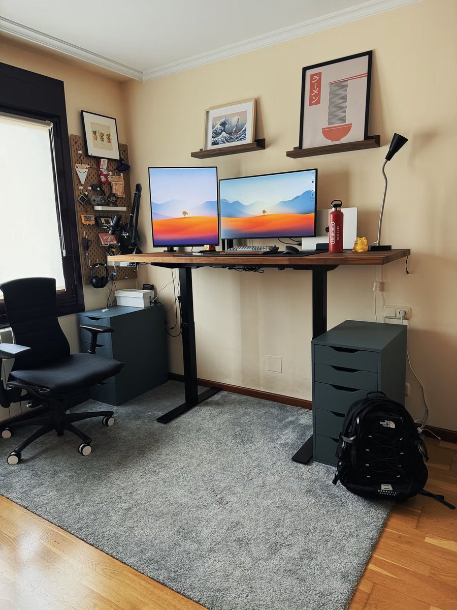 workspacesxyz's tweet photo. Sit or stand? 🤔 https://t.co/9gcIEOmFQn