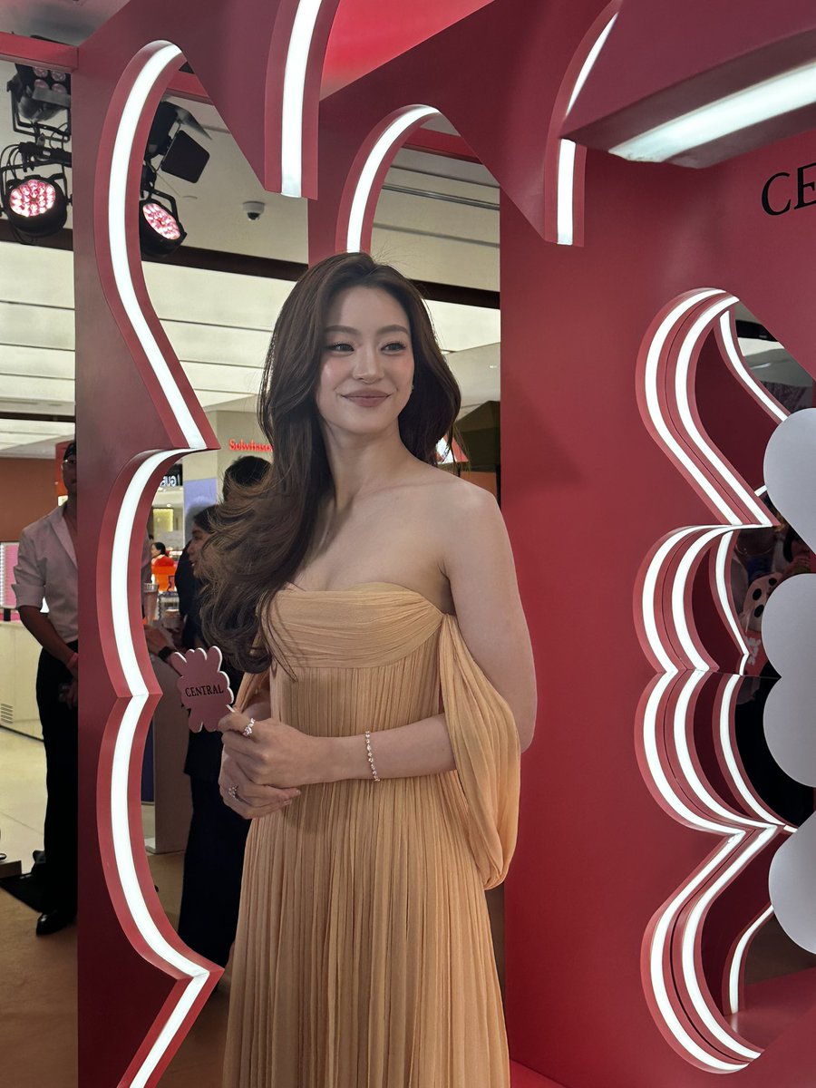 Centralnews's tweet photo. หมิว ณัชชา @miunatshaa at Central Beauty Awards 2026

#MiuNatsha #หมิวณัชชา #CentralBeautyAwards2026 #CentralDepartmentStore #CentralChidlom https://t.co/Z4BuBT6CKM