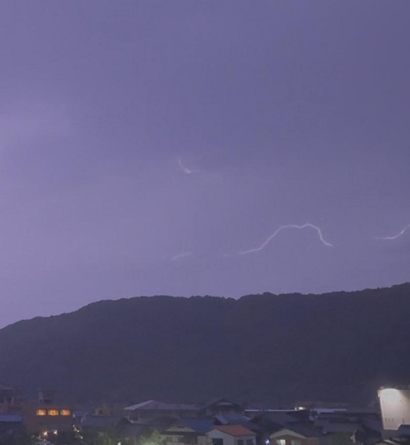 hideki13579's tweet photo. だいぶ、雷⚡️静かになってきました😊
#京丹後市 
#雷 https://t.co/bLiNWCEWg3