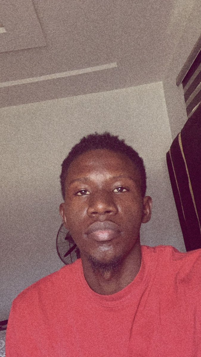 bigzamaniiii's tweet photo. 9-5 girls can't bag a fine guy like me. https://t.co/KegisLM3g4