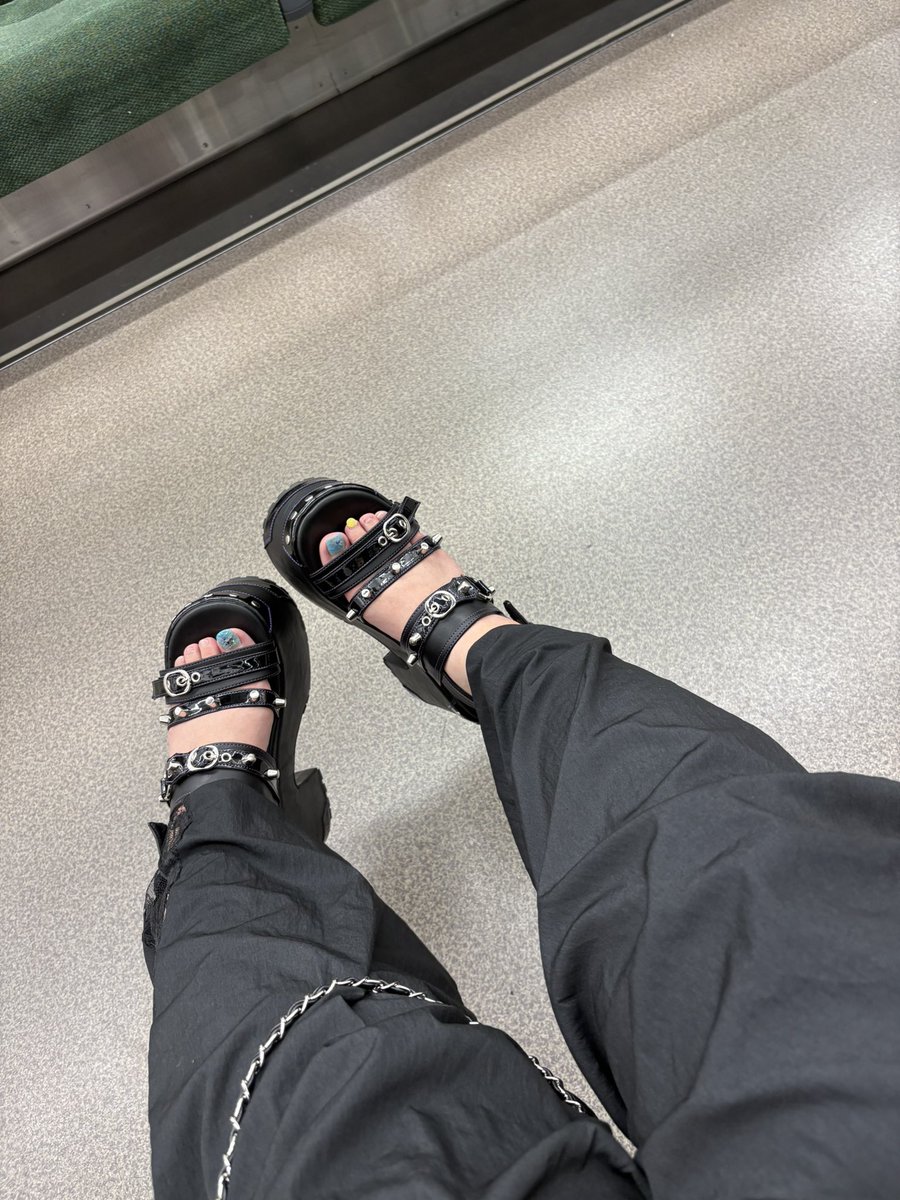 mdm_cktt's tweet photo. お疲れうちの足 https://t.co/uc1cIS7L5m