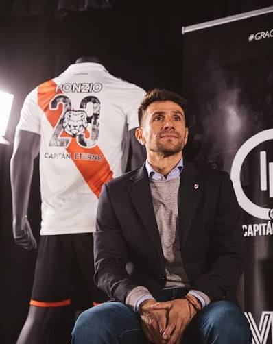 davellaneda77's tweet photo. Coudet dejó de ser el técnico de #River Los dirigentes están pensando quién será su reemplazante. A esta hora, el domingo ante #Banfield podría dirigir Leonardo Ponzio como interino. Después, se verá. Más información en @Rivadavia630 #LaOralDeportiva https://t.co/8NofSa1wtE