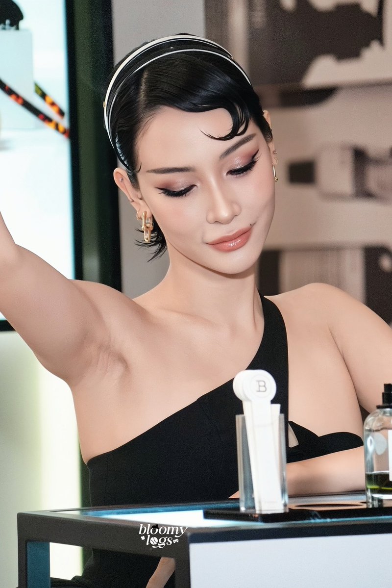bloomylogs's tweet photo. 260827 สวยมงโลก👑🎾

BALMAIN HAIR X MOJI
#CentralBeautyAwards2026
#Mojiratchaya https://t.co/iCNuIKdETr