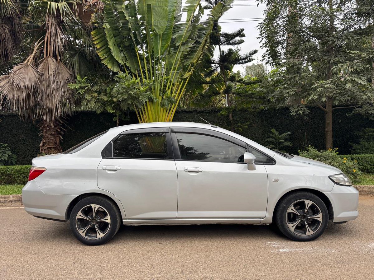 DerrickUdu55582's tweet photo. Honda 
Automatic 
1500cc
390,000ksh
0799561061 https://t.co/y2y1dcgbHh