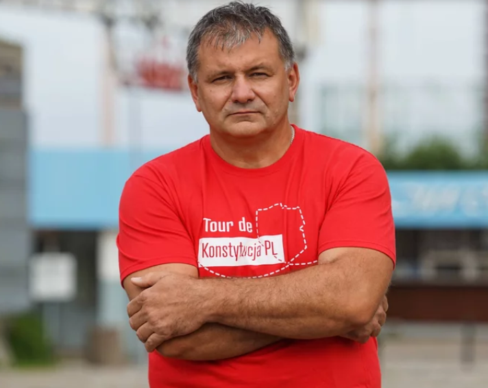 NowySwiat24's tweet photo. Waldemar Żurek o szybkim zatrzymaniu prezesa PKOl, Radosława Piesiewicza: "Chcemy nie dopuścić do zacierania śladów." 
Dawid Kacprzyk (KO), od kilku miesięcy, nawet nie przesłuchany. Praworządność, jak my ją rozumiemy... https://t.co/Uu6IiIY1Uf