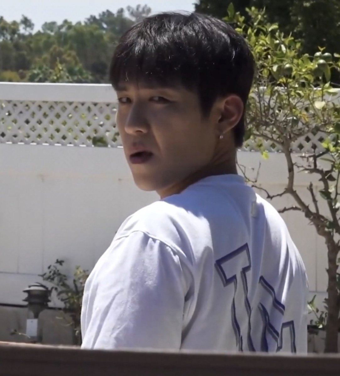 ccomicomi's tweet photo. woojin be like “make kah nih orang?” 😭😭😭 ga kuat bgt sama ekspresinya pls https://t.co/kznuCMQYUs