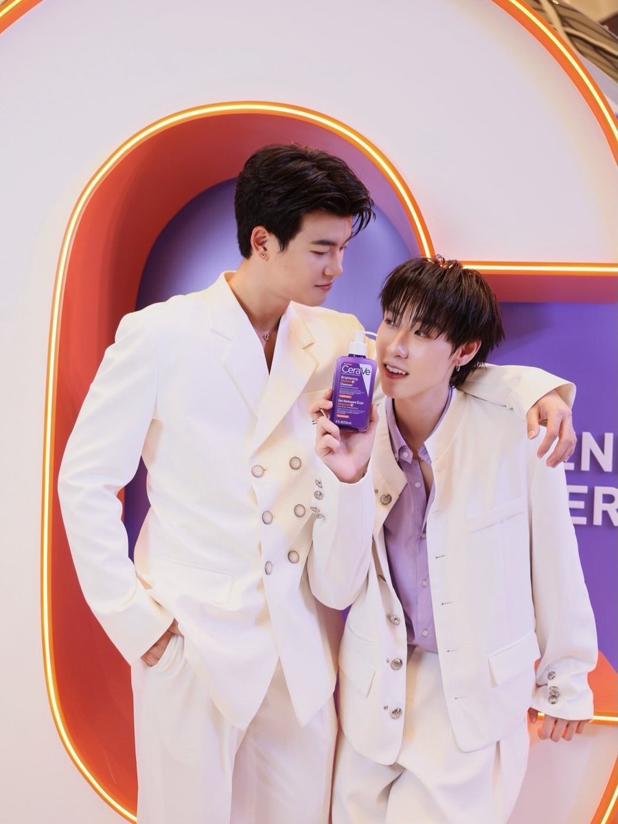 NJpromptFanclub's tweet photo. ꒰ 𝐍𝐉𝐏𝐑𝐎𝐌𝐏𝐓 𝐈𝐆 𝐮𝐩𝐝𝐚𝐭𝐞 ꒱

ชวนมาท้าลองผิวไบร์ท จุดด่างดำจางลง กับ CeraVe Brightening Cleanser คลีนเซอร์เพื่อผิวกระจ่างใสครั้งแรกจากเซราวี ที่งาน Glow Lab 💦 

🫐🍑 และห้ามพลาด BLUEBERRY PEACH BRIGHT เมนูสุดเฟรชจาก Oh! Juice x CeraVe Brightening Cleanser

#njprompt https://t.co/Q25evzj0Hd