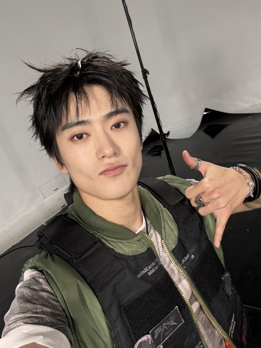 onyourj_aee's tweet photo. ตั้งแต่ i เจอ u นะ ไอมองคนบนโลกนี้หล่อน้อยลงจริงๆ คือแบบว่า u เป็น standard ใหม่ในชีวิต i https://t.co/ihd1Q07Kas