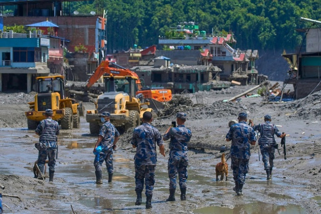 NewsVOG's tweet photo. Nepal: Cause of Devastating Flood Revealed — Two-Thirds of Glacier Broke Off
The likely cause behind the devastating flood that struck Nepal on August 26 has come to light. According to preliminary satellite analysis by India's National Remote Sensing Centre (NRSC), part of the Indian Space Research Organisation (ISRO), nearly two-thirds of a glacier near the Nepal-Tibet border in Rasuwa district broke off and collapsed, sending a massive mass of ice and rock crashing down toward the Bhote Koshi river.
NRSC compared Resourcesat-2A satellite imagery from August 26 with earlier images, revealing that debris had temporarily blocked the river's course. When the blockage suddenly gave way, the released water triggered severe flooding and debris flow in areas including Rasuwagadhi, Timure, Bhote Koshi and Trishuli.
The US Geological Survey (USGS) clarified that seismic-like activity initially detected was not caused by an actual earthquake but resulted from the glacier collapse and subsequent debris flow, registering a magnitude of 2.5.
Nepalese disaster officials say the flood damaged homes, roads and bridges across several areas. More than 160 deaths have been reported so far, with hundreds to over a thousand people reported missing across affected regions. NRSC described its findings as preliminary, noting cloud cover has obscured full imaging of some affected areas, and said detailed assessment is ongoing.