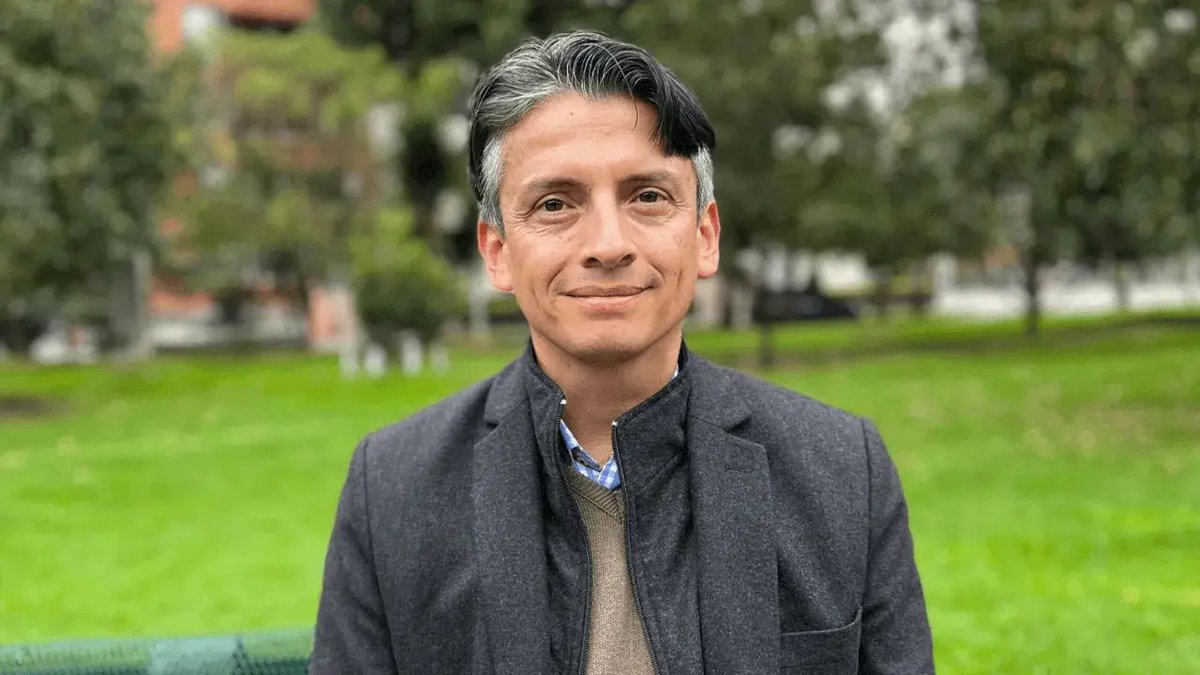 Maryaristizabal's tweet photo. #Atentos el profesor @DiegoTorres_Fis acaba de ser designado como representante del gobierno en el Consejo Superior de la Universidad Nacional. Él es el profesor que denunció con dureza la intervención del gobierno Petro y la Constituyente Universitaria. https://t.co/8kVjCAQNL4