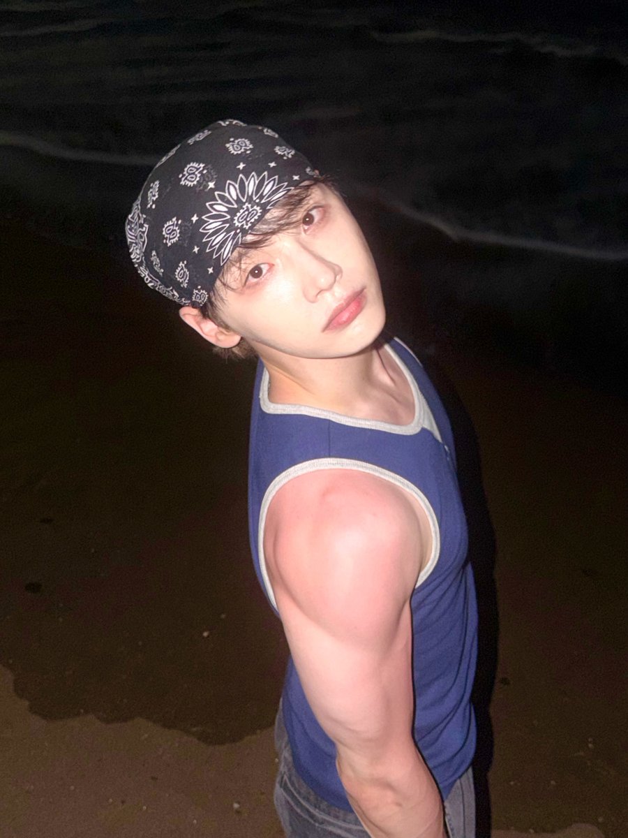 INTL_AB6IX's tweet photo. [📸/260827] jeon.oro instagram ㅡ Woong

"Jeju Island"
"My skin got cooked"
"It's sting a lot"
"Humanitarian ideal"

🔗 https://t.co/uZy66mO0Tg

©AB6IX INTL

#AB6IX #전웅 @AB6IX @JWOONG_Official https://t.co/DgVOyvSe3n