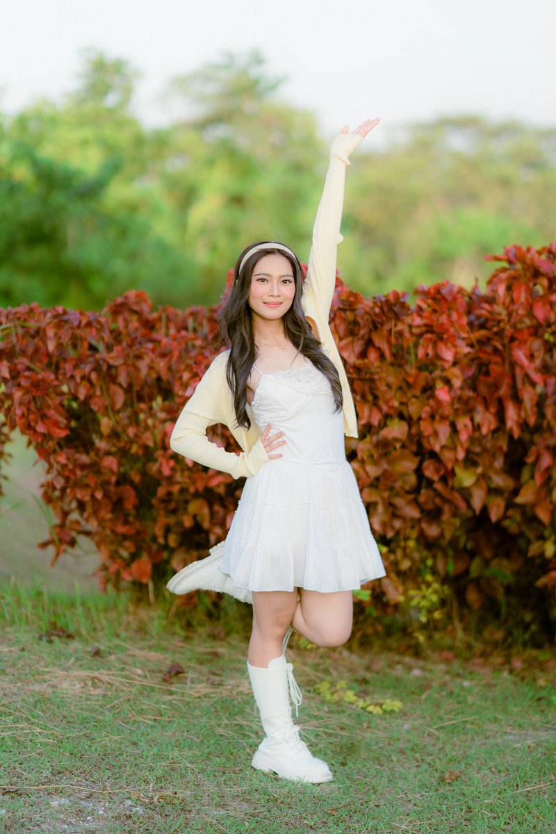 daeluxofficial's tweet photo. DAELUX ALICE 💫

Meet Alice, Daelux’s burst of sunshine, known for her bubbly charm, lively energy, and the warmth she brings wherever she goes.

Styled by: @althea.vyann @althea.dvo 

#DAELUX #PREDEBUT #PPOP #DAVAOPPOP https://t.co/9oKB8RW4qB
