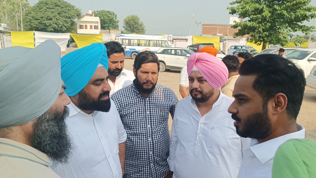 SarabjotASR's tweet photo. 27.08.2026                                                                      ਅੱਜ ਬਾਬਾ ਬਕਾਲਾ ਵਿਖੇ ਰੱਖੜ ਪੁੰਨਿਆ ਮੇਲੇ ਸੰਬੰਧੀ ਹੋਣ ਵਾਲੀ ਆਮ ਆਦਮੀ ਪਾਰਟੀ ਦੀ ਸਿਆਸੀ ਕਾਨਫਰੰਸ ਦੀਆਂ ਤਿਆਰੀਆਂ ਦਾ ਜਾਇਜ਼ਾ ਲੈਂਦਿਆਂ ਆਮ ਆਦਮੀ ਪਾਰਟੀ  ਦੀ ਸੀਨੀਅਰ ਲੀਡਰਸ਼ਿਪ । https://t.co/d2jLFA7cmO