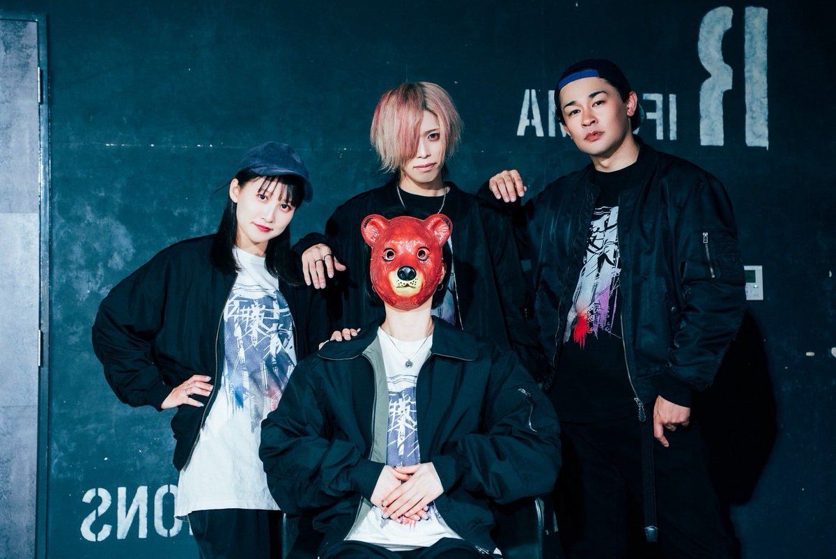 kyo_z_nico's tweet photo. ①10年前　②7年前　③今日

節目の年に、一緒に踊ってた4人がまた集まったね🏡 https://t.co/vbotOXDj8I