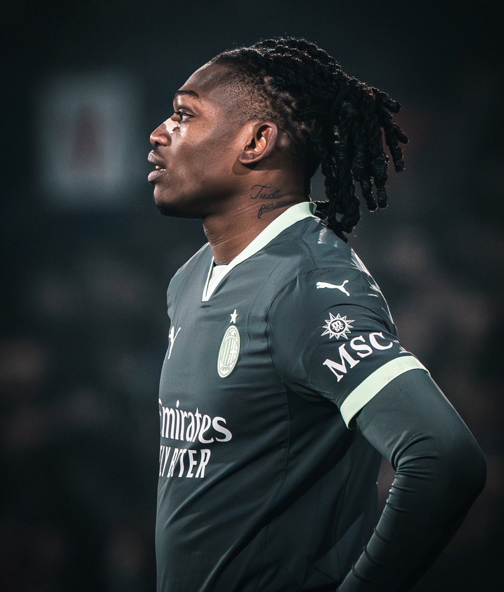 GSReportTR's tweet photo. 🚨Rafael Leao'nun yetkilileri, Aston Villa ve Galatasaray ile bugün masaya oturacak. Bu transferin bugün sonuçlanması bekleniyor. 
(Fabrizio Romano) https://t.co/nhhYSAYI7Q