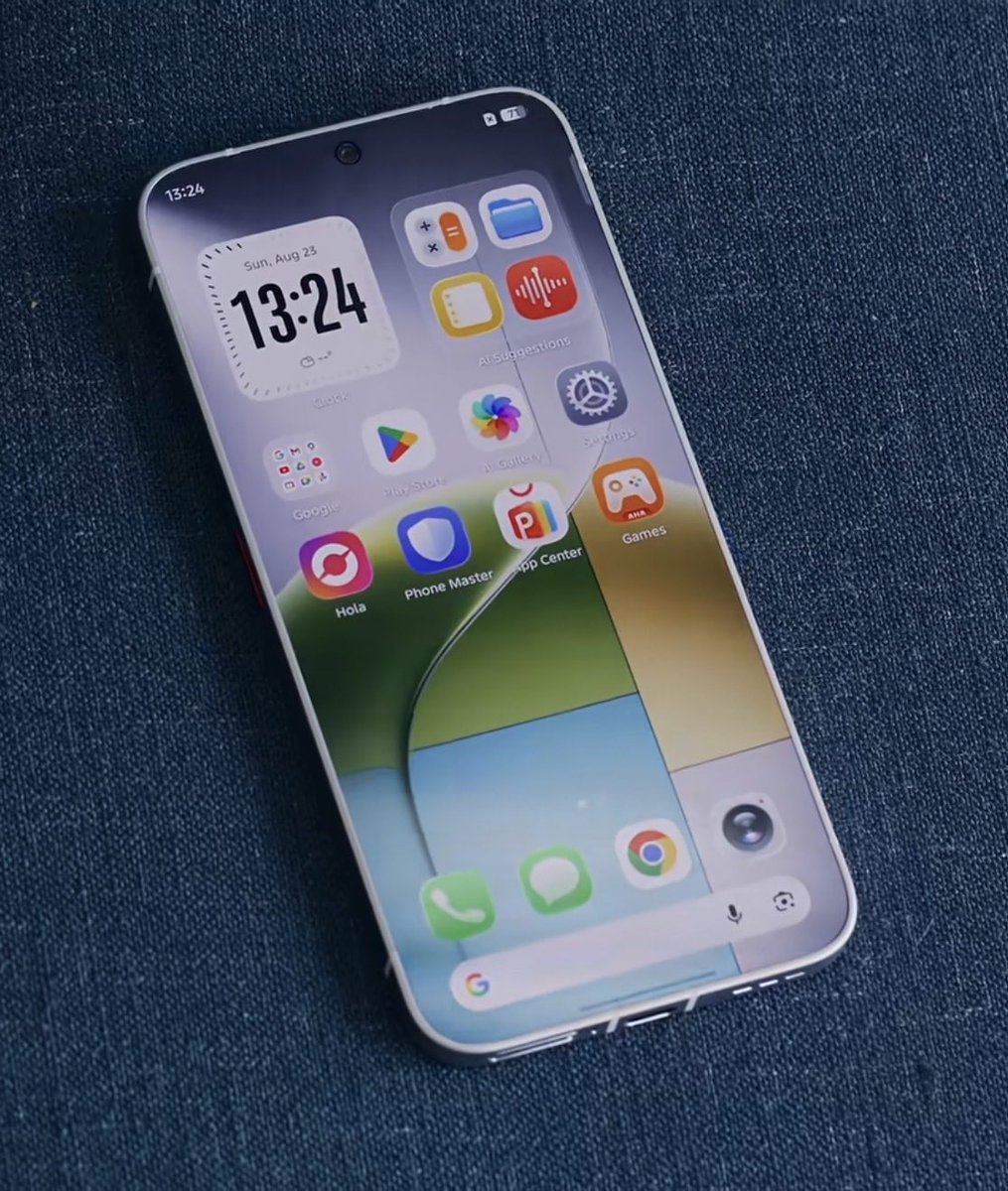 almightytech12's tweet photo. TECNO CAMON is taking smartphone design to the next level 👀
A 0mm bezel concept phone with a holographic back. This could be the future of smartphones! 🔥
And we might see this innovation in India as early as Q1 2027. 🇮🇳
#TECNO #CAMON #Tech #Smartphones https://t.co/i7KFzhpxDU