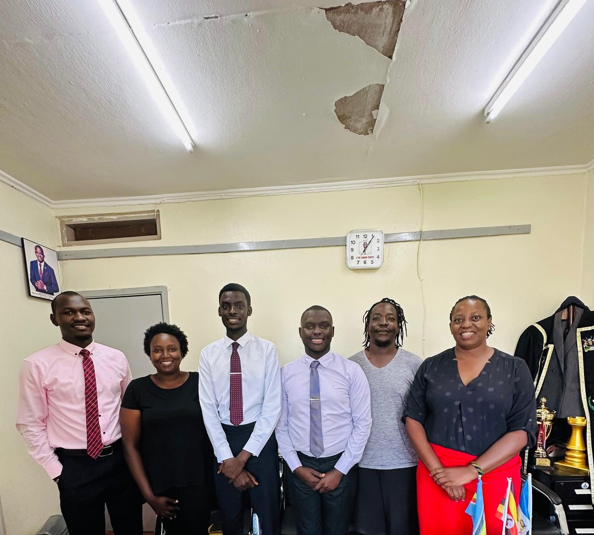 SmartKuStatus's tweet photo. Yesterday, we sat down with the Makerere University Business School Guild to talk about bringing HIV awareness closer to the students. Excited for our event in September! 

#TuliSharpTuliShure #IKnowMyStatusDoYou? https://t.co/jyFdHSBpOd