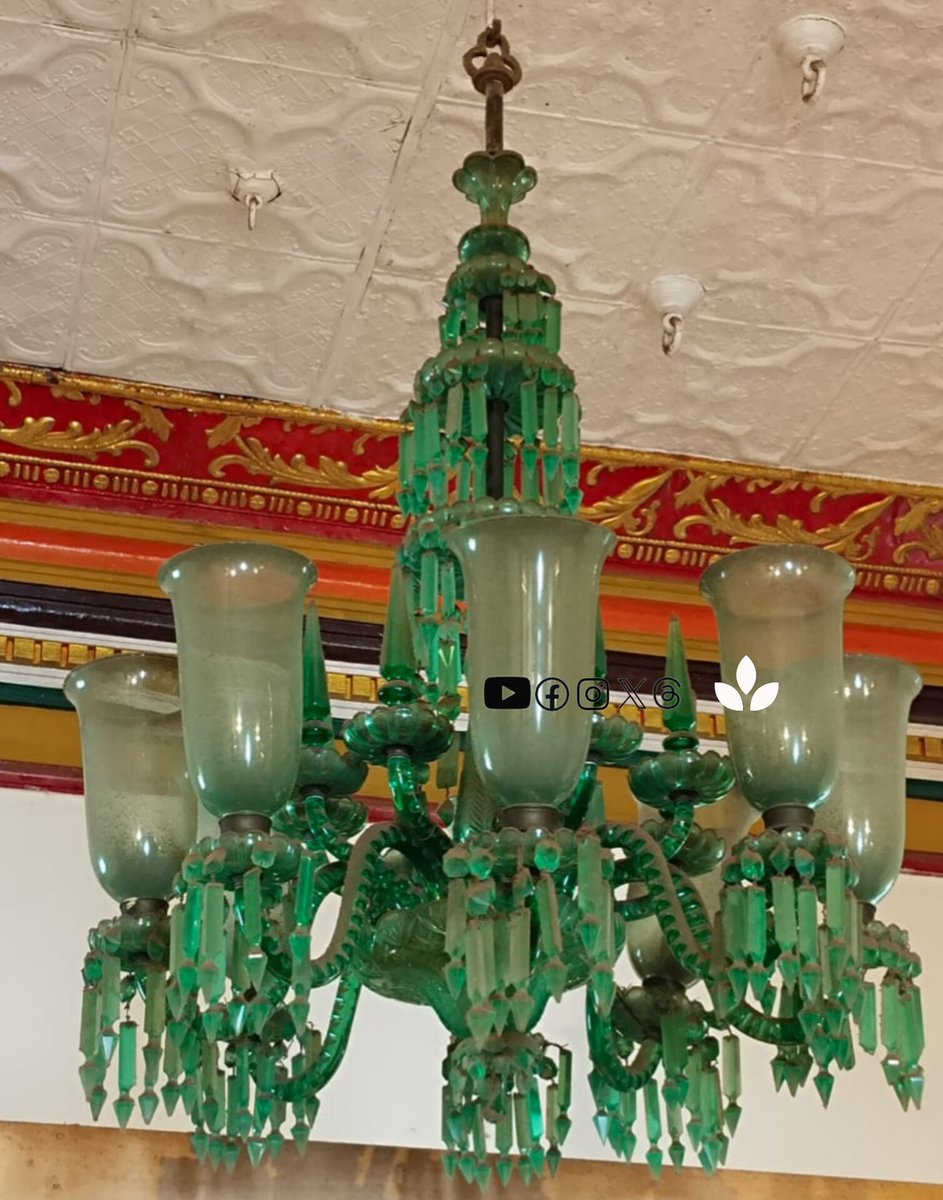 greenspace_ra's tweet photo. An everlasting royal grace.
#TimelessElegance #VintageVibes #OldWorldCharm #AntiqueAesthetics #VintageDecor #HeritageHome #AntiqueLighting #ClassicSplendor https://t.co/NEyir7dD38