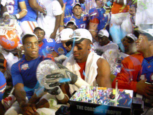 CoachDBaker81's tweet photo. Thanks Steve @FAMOGANG365 401-402, picture brought back memories 🥹. We all had one goal and one plan but God had a PLAN FOR US ALL #SECchamps #NATIONALchamps #BCSchamps
#Brothers We made HIStory #Phil4:13 

The UNDERdogs!! Nobody thought we could win but us. Coach Meyer didn’t even think so and he admitted it years later 
✊🏾🙏🏾❤️💯🐊
