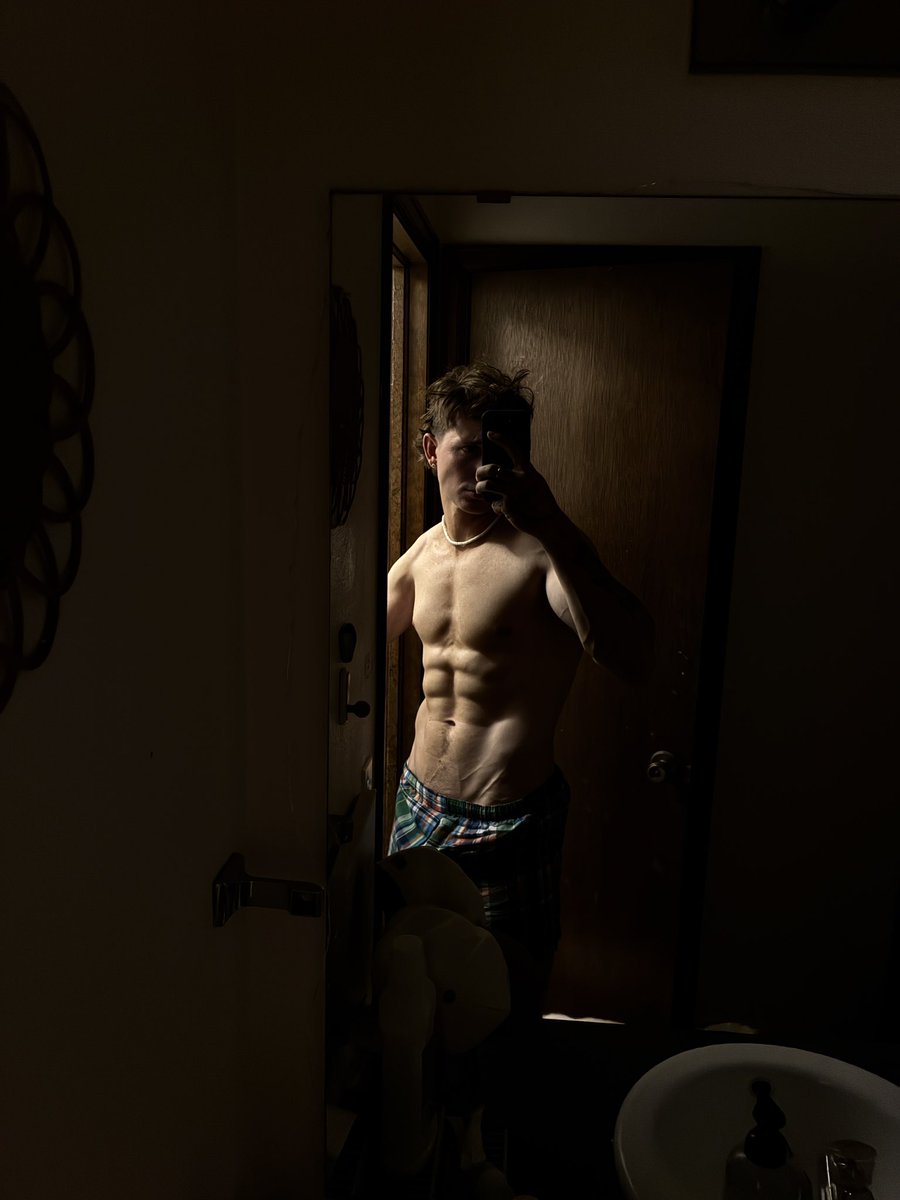 Yourfavgymrat5's tweet photo. Good morning ;)
#gym #nsfwtwtًً https://t.co/JHHu7oGsEu