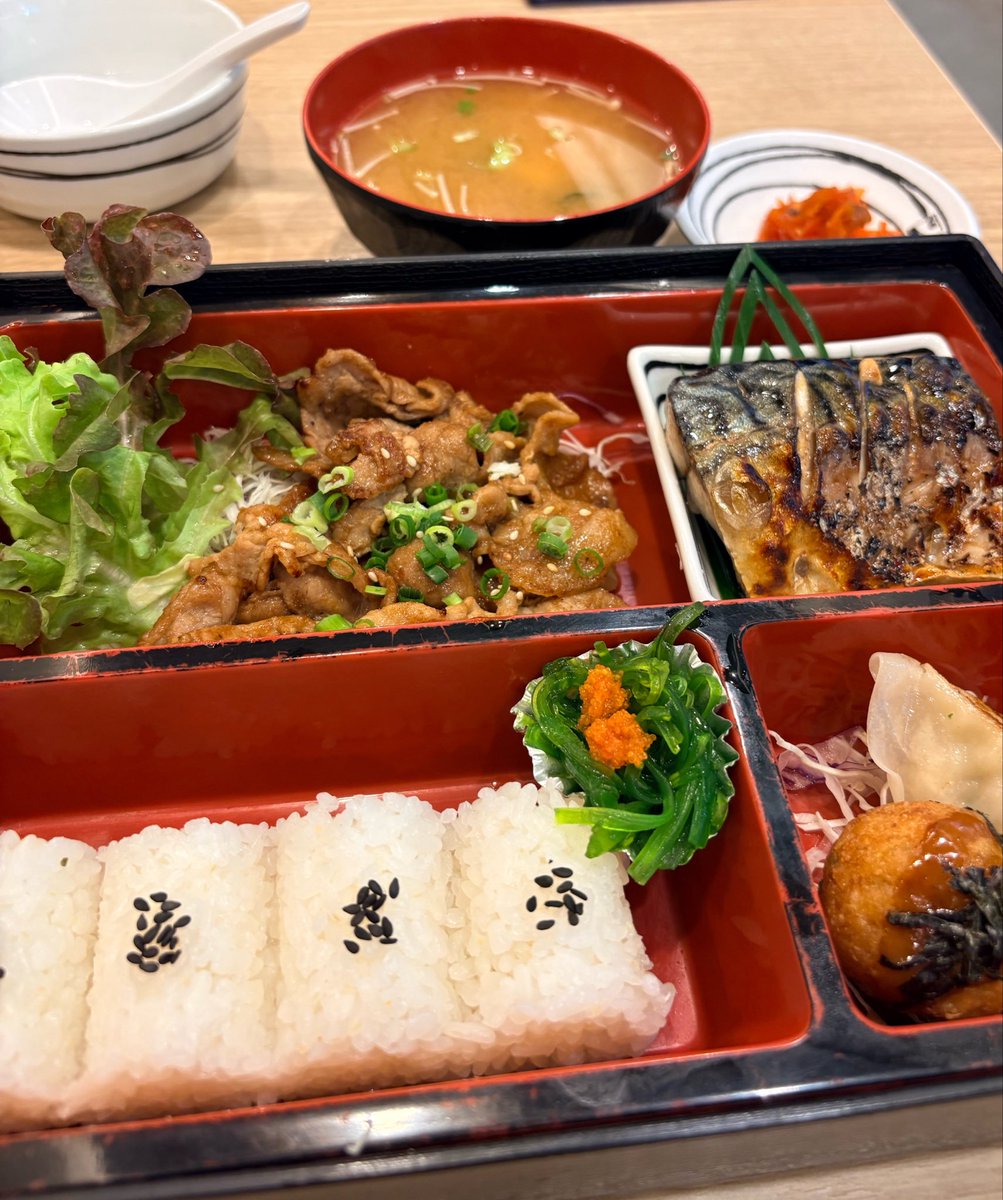 ThaiTripAddict's tweet photo. FUJI弁当

ご飯少なめだけどバランス良ろしい。 https://t.co/N7CDkHTajE