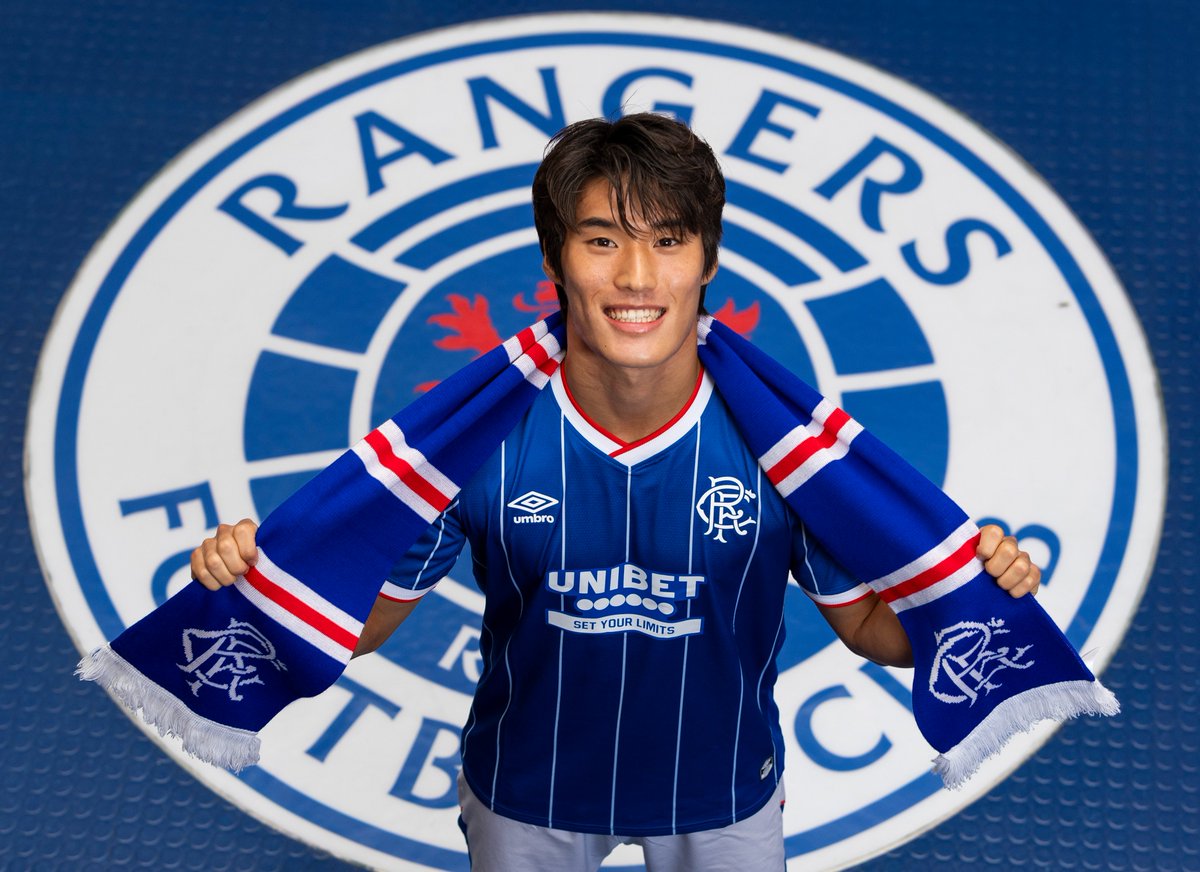 RangersFC's tweet photo. 🧣 A Rangers tradition. https://t.co/cANTeTRDMT