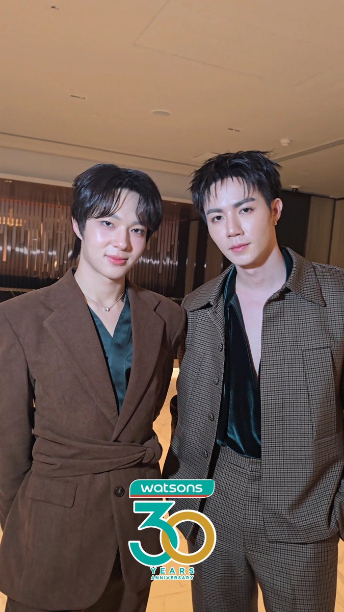 WatsonsThailand's tweet photo. ใครอยากดูโชว์ของ เฮียซี และนุนิวบ้างงง 😍🤩
มาแล้ววววว 

ZEENUNEW X WATSONS 30TH
#WatsonsxZeeNunew
#30thanniversarywatsonsth #รีวิววัตสัน https://t.co/hvIGx4Rv7E