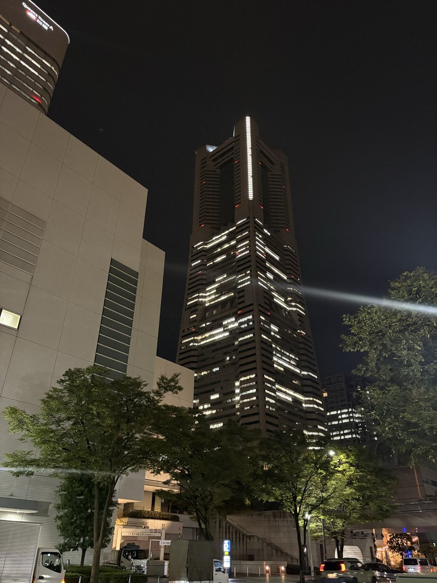 FP24800817's tweet photo. ここに住んでたし、働いてた。

パートナーも友達も仲間も、みんなここにいた。

自分で決めたことなのに、もうお別れだと思うと、すごくすごく愛しいよ〜😭 https://t.co/XDhaIMF2zB