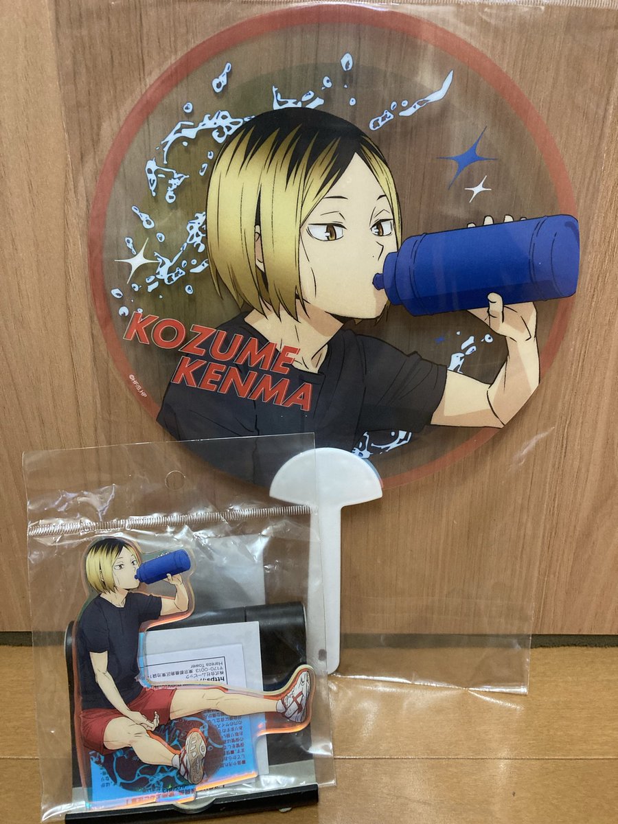 runchamatanuki's tweet photo. アニメイトにてクールダウンフェアやってたよ〜😊研磨のうちわ可愛い🩷
特典のイラストシート、
研磨くんと黒尾さんで嬉しい🙌
#アニメイト　#ハイキュー https://t.co/hzLqjdTu3L