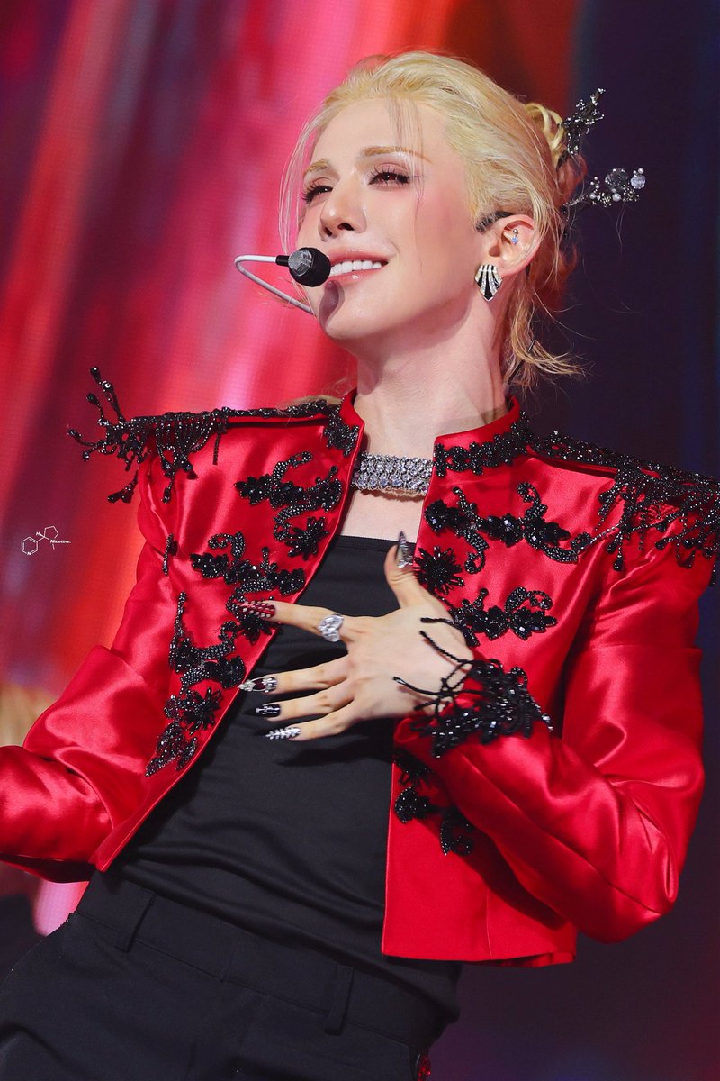 icecreamzlov's tweet photo. gorgeous in red 🍒♥️ https://t.co/0yLzKxvJ0K