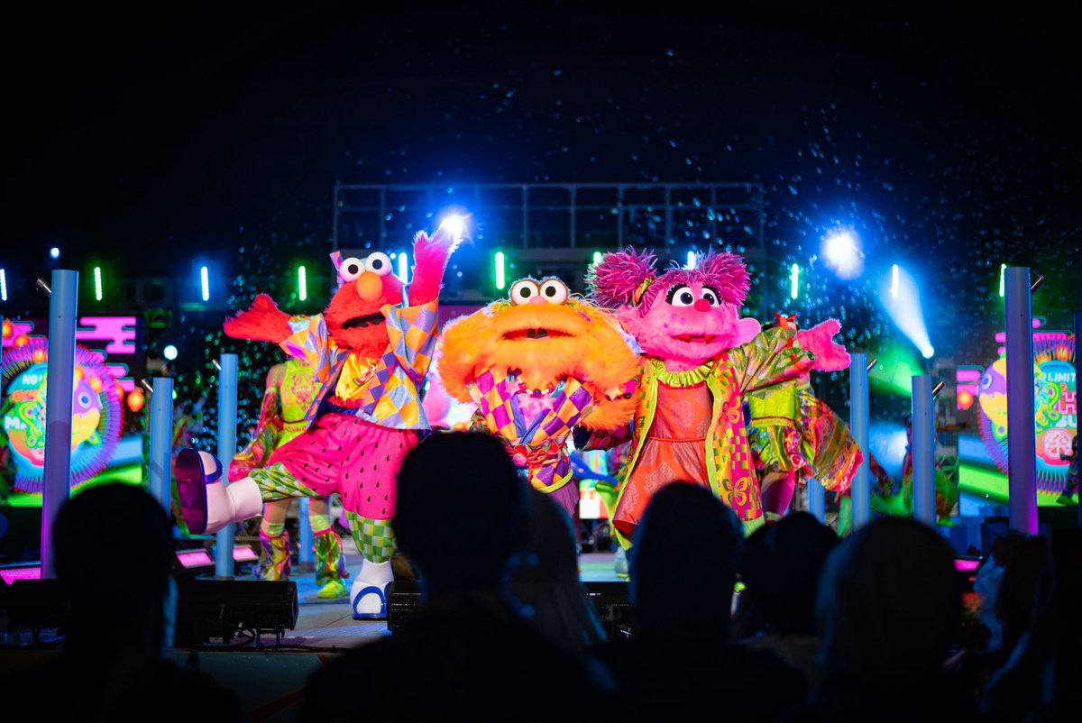 eminnie81118's tweet photo. NOLIMIT!グロウアップ Oh!マツリ

あまりにも幸せすぎた夏が終わってしまった実感が無さすぎる🥲

アツくて楽しい最高の夏をありがとう🏮✨️

またね🌟

#USJ
#USJファン
#ユニバーサルスタジオジャパン 
#UniversalStudiosJapan
#NOLIMITGlowUpOHMATSURI https://t.co/SfYkIY8ihK