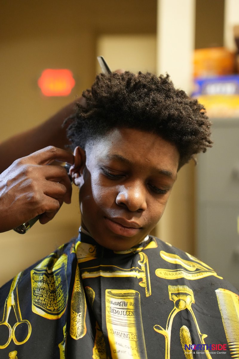 ThreatHoops's tweet photo. ✂️🎮 GAME NIGHT + FRESH CUTS = BACK-TO-SCHOOL READY! 😎🔥

Our Youth Drop-In Center kicked things off with games, laughs, good energy—and a surprise for the young people who joined us: FREE HAIRCUTS just in time for the first day of school! 

#NorthsideYouth #NSYSSC #BackToSchool #FreshCuts #GameNight
               https://t.co/Jb523mBeMm