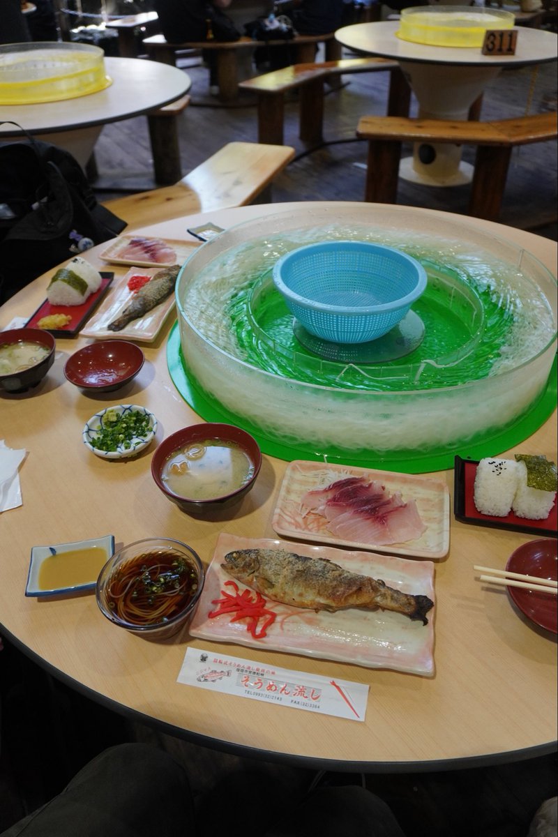 kuriwaki's tweet photo. そうめん流し！8月中に行けて良かった…！ https://t.co/vCF6EdwYt9