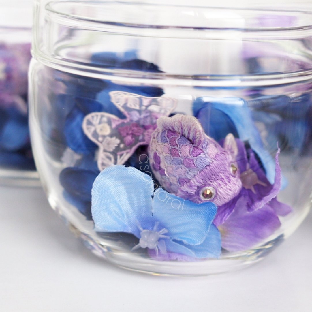 _utura_utura_'s tweet photo. Are there any followers outside Japan who would be interested in purchasing the hydrangea goldfish?

 I'm thinking of setting aside a couple of them for international buyers and trying to sell them through BASE. https://t.co/rf77ms6lRZ