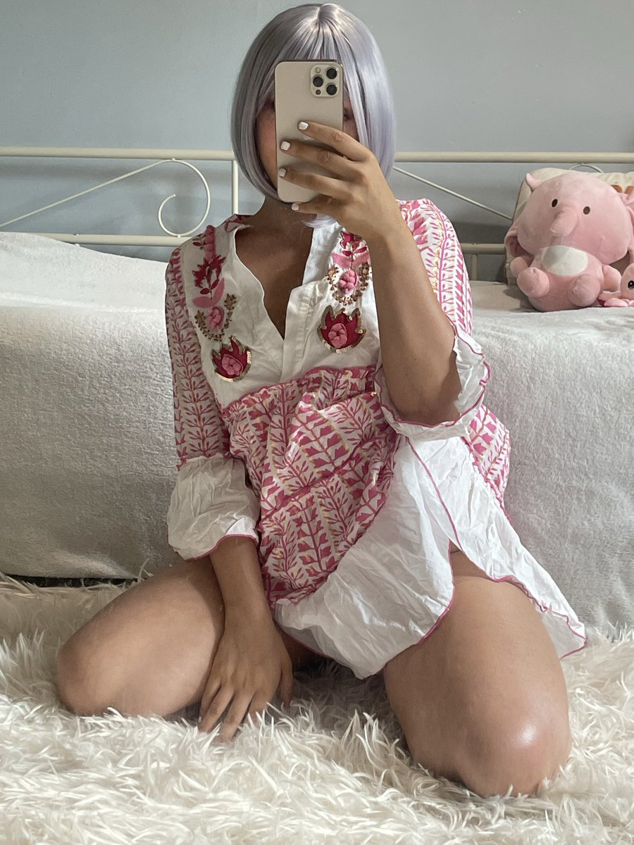 vianfox's tweet photo. feminine girls do it best https://t.co/LIwvVTNNjC