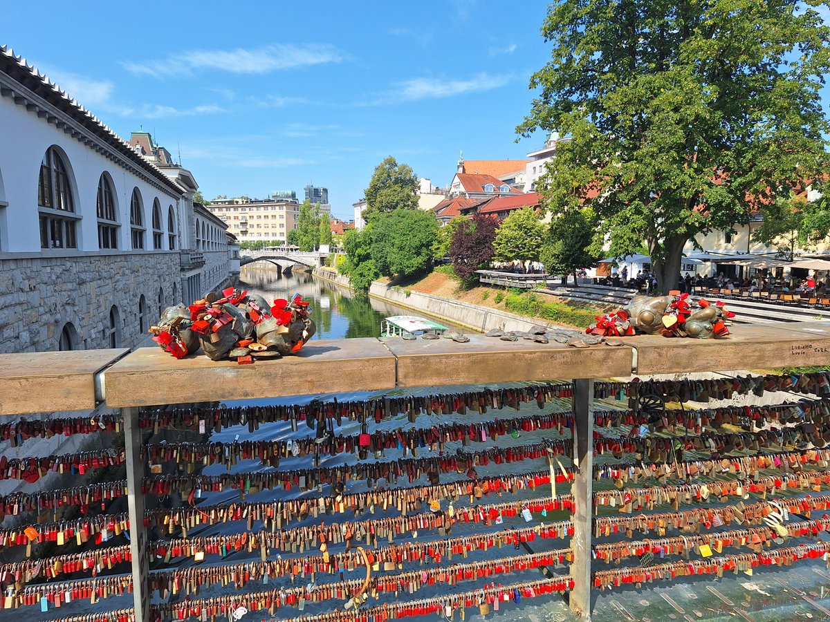 Gloriamkx's tweet photo. @terryanzur Ljubljana https://t.co/jUv0pcmWAK