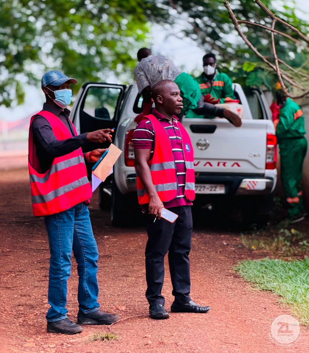 ZoomlionLtd's tweet photo. Zoomlion officials and environmental health officers have urged residents to complement the exercise through proper waste disposal, regular cleaning and responsible sanitation practices to prevent disease outbreaks and flooding. https://t.co/2pY7PhCX1v