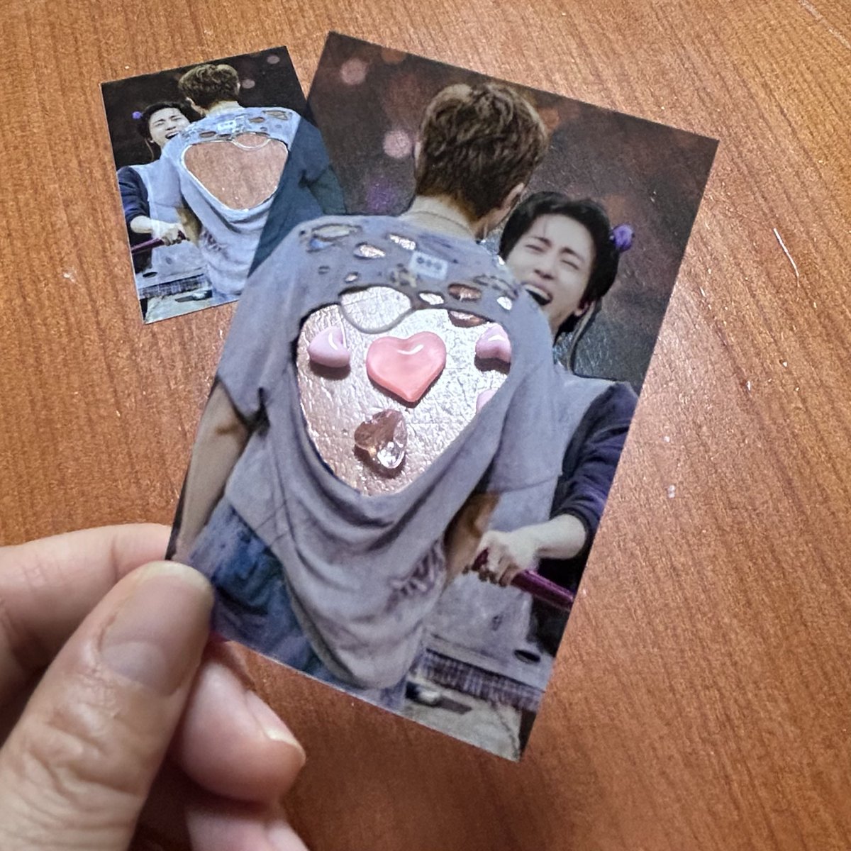 SumikoI4's tweet photo. ハートの形の裂け目から見えるハートチャーム。というクリアトレカ作りました。
ジンくんの笑顔が素敵すぎる♡ https://t.co/Em16X1DFhd