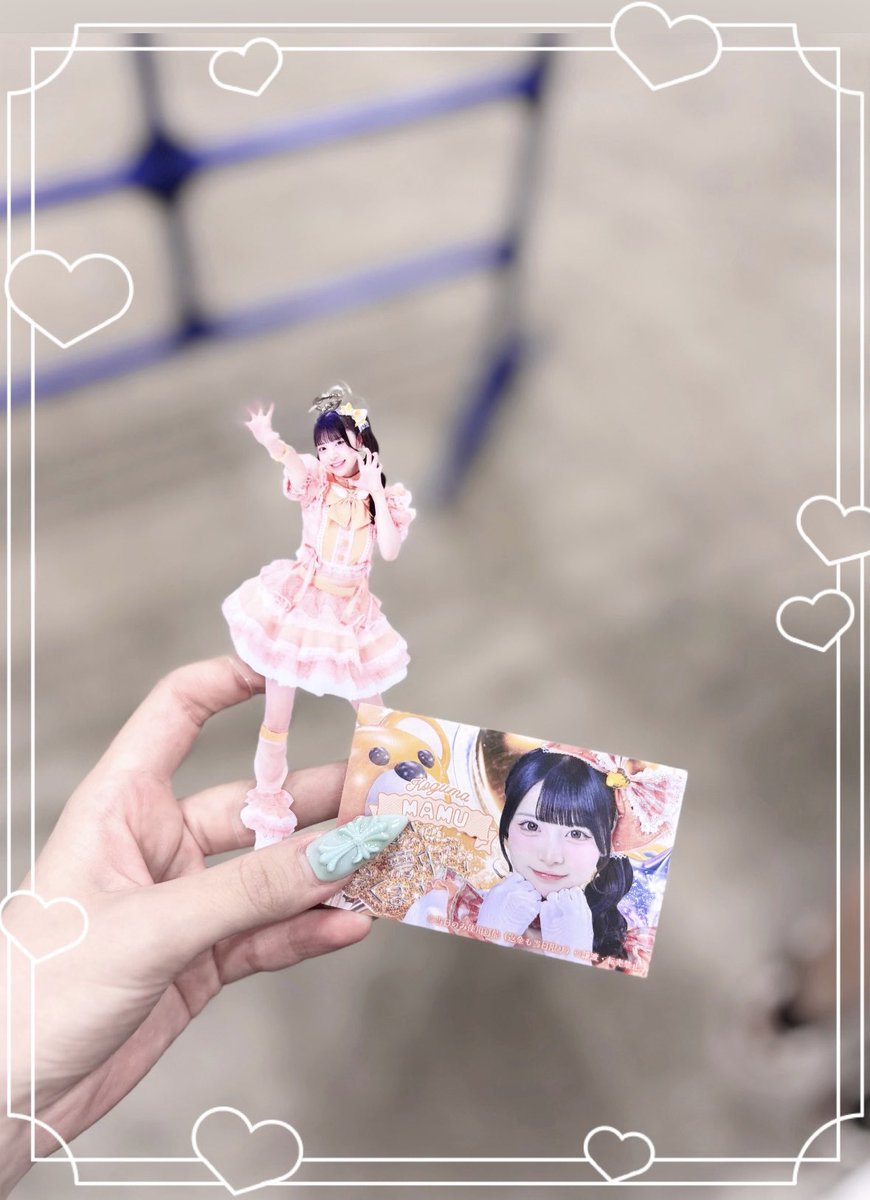 only_mamu's tweet photo. 𝟤𝟨𝟢𝟪𝟤𝟩 𝖬𝖤𝖦𝖠𝖫𝗂𝖥𝖤! 後日特典会( ̳- ·̫ - ̳ˆ )◞

まむちーさんほんとに可愛かった🚰  ̫ 🚰
ネイルかわいー！って褒めてくれたのものんちゃんってあだ名も全部大切^>𖥦<^ 
ずーっと私のお姫様でいてね♡

#まむに夢中 #小熊まむ https://t.co/I6uYpChkH9