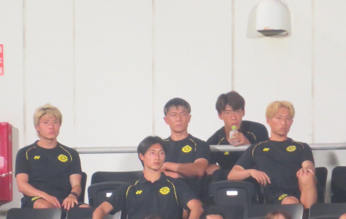 tama0kr's tweet photo. にしても、あの水かけPKの頃と印象が違いすぎて
当時も元所属していたチームのサポーターさんが「そんな選手じゃない」って言ってたけど
呪いでもかかってたのか🤔 https://t.co/ysw0JuxxCx