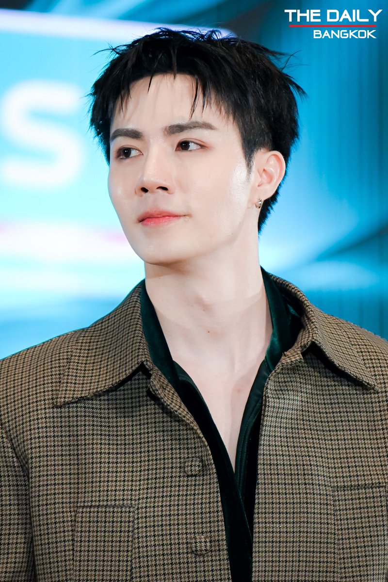thedailybkk's tweet photo. "ซี พฤกษ์" ร่วมโชว์ในงาน "WATSONS 30TH ANNIVERSARY CELEBRATION DAY"

 ZEENUNEW X WATSONS 30TH

#WatsonsxZeeNunew 
#30thanniversarywatsonsth
#ZeePruk #ZeeNuNew #ซีนุนิว https://t.co/AQDx8KfOag