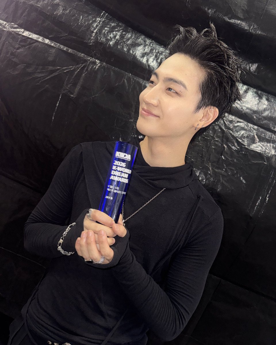 mydef_mysoul's tweet photo. ข้อความจาก POP 

🌊 เพราะทุกคนเลยทำให้ผมได้รับรางวัลนี้~ ขอบคุณนะครับ~~~ จากนี้ไปผมต้องทำให้ดีขึ้นกว่าเดิมแล้วหละ ผมมาเพื่อจะขอบคุณ เพราะงั้นรางวัลนี้เป็นของพวกเราทุกคนเลยนะครับ ต้องมาฉลองยินดีกันเองซักหน่อย~!!!

#2026KWDAxJAYB #JAYB
#528hzkr @defjaybkr @528hzkr https://t.co/pj6sV85PLb