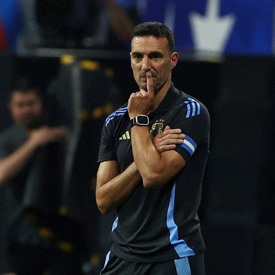 benja_cavs's tweet photo. Si scaloni en un futuro dirige un equipo de la liga argentina, para ustedes cuál sería?

Yo lo veo en boca. https://t.co/IOCMRFuSng