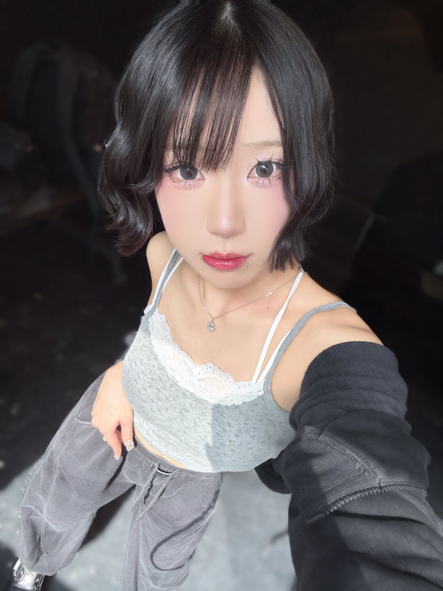 Kisara_AZ's tweet photo. 推しメンにドキドキする時ってどんな時？ https://t.co/NHAWAmHiGC