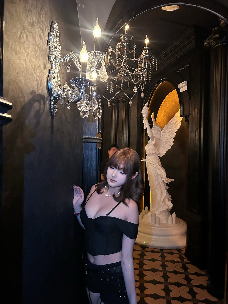 slSTs0909's tweet photo. 哥哥  我发誓有一天也要成为和你一样薄情寡义的人 https://t.co/Yvp3nBXztl