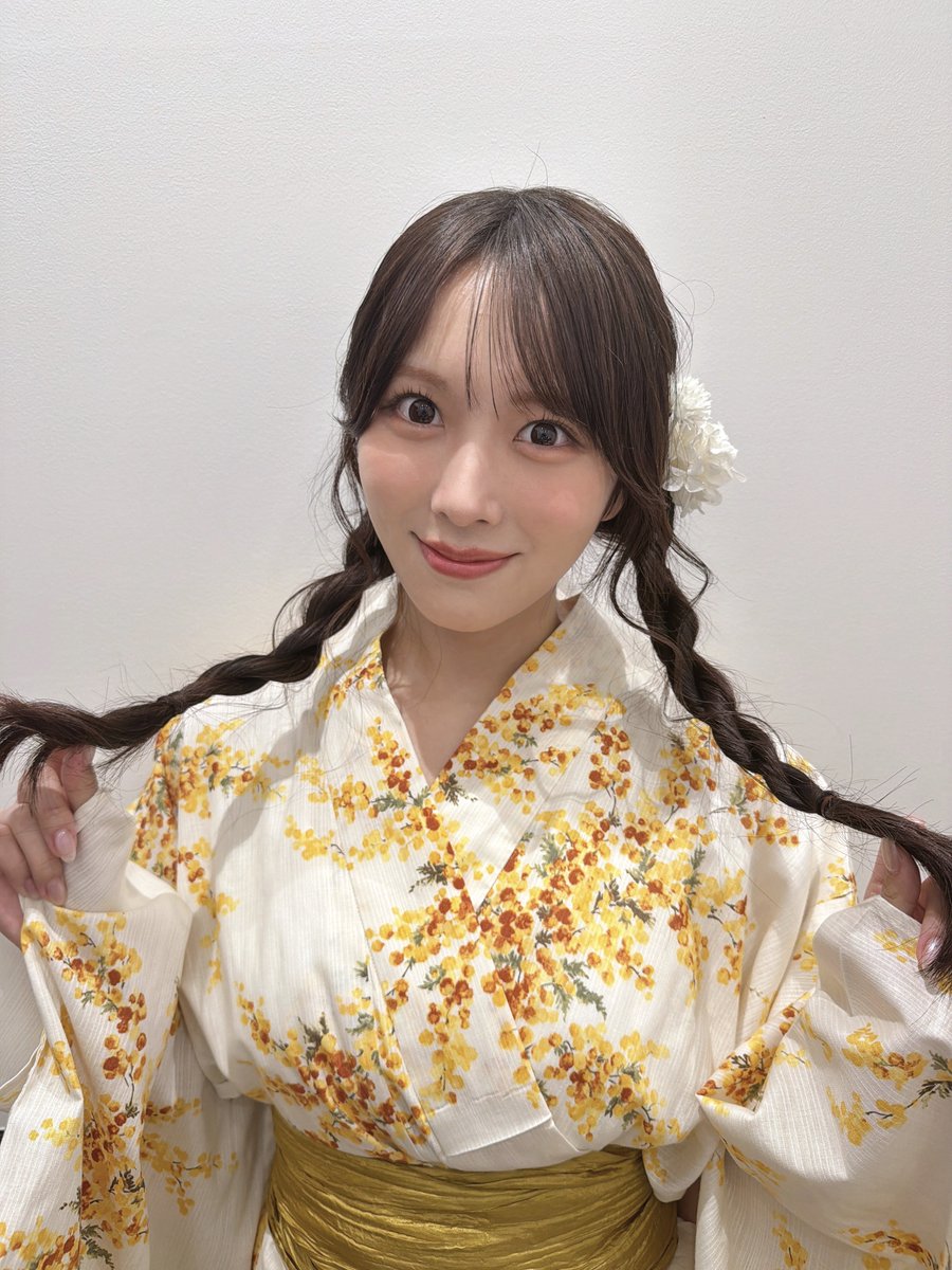 aida_jurii's tweet photo. 1st写真集 #夏はジュリイ 発売記念
特別配信 ありがとうございました🌼

ラストは浴衣を着たよ👘 ♡
素敵な映像も作っていただけて嬉しかったな😭

いよいよ発売まであと約2週間！！❤️‍🔥
予約したよ報告とっても嬉しいです💐 https://t.co/1tHnImUcux