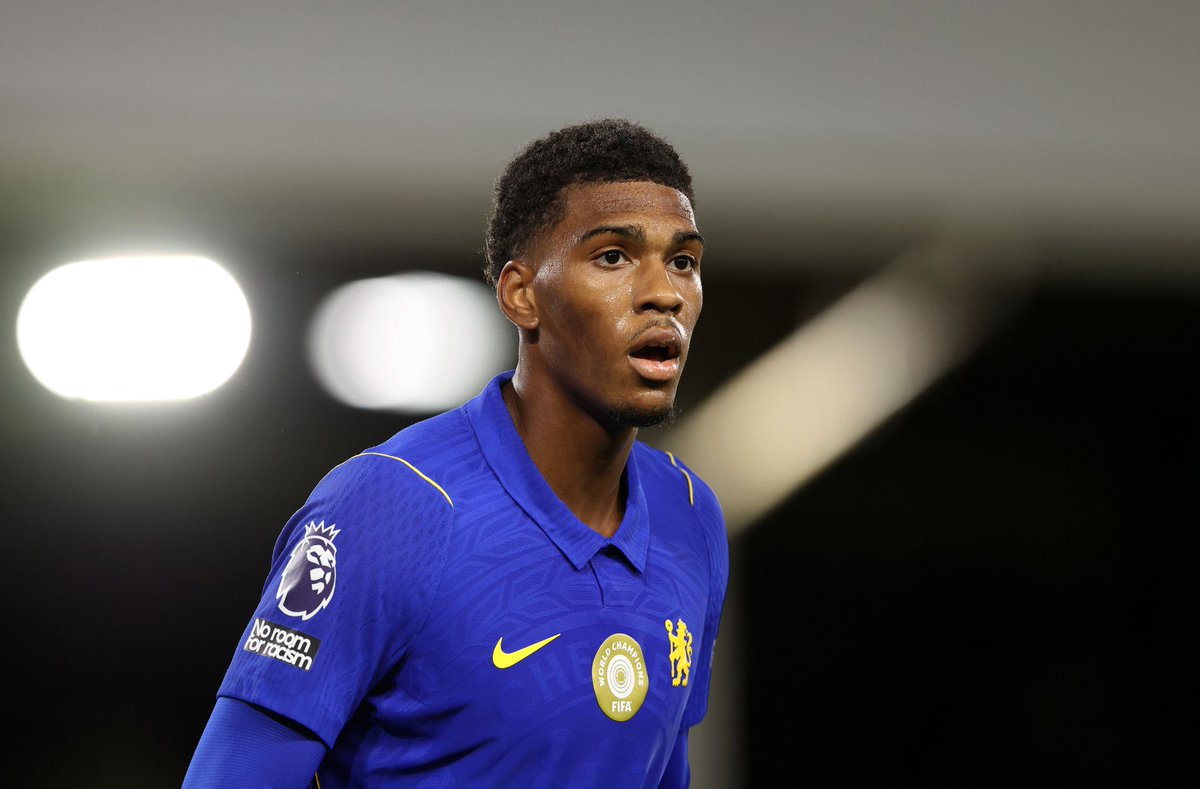 utdbatt's tweet photo. 🚨 Manchester United are looking at CB options.

Taylor Harwood-Bellis was discussed internally.

Tosin Adarabioyo was offered directly, as a squad player.

Josh Acheampong has been on United's radar, but Chelsea consider him untouchable in terms of a sale. [@JacobsBen, @UnitedStandMUFC]