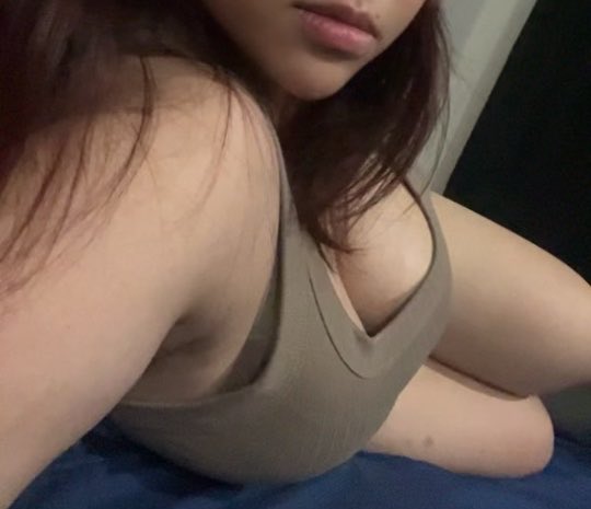cherrymovs's tweet photo. i look extra fuckable today if that makes sense https://t.co/OFbMsltNDv