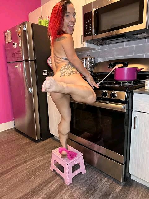 Jessjerz2's tweet photo. If I wrap my legs around you, u staying in? https://t.co/jHm7BbZZBd